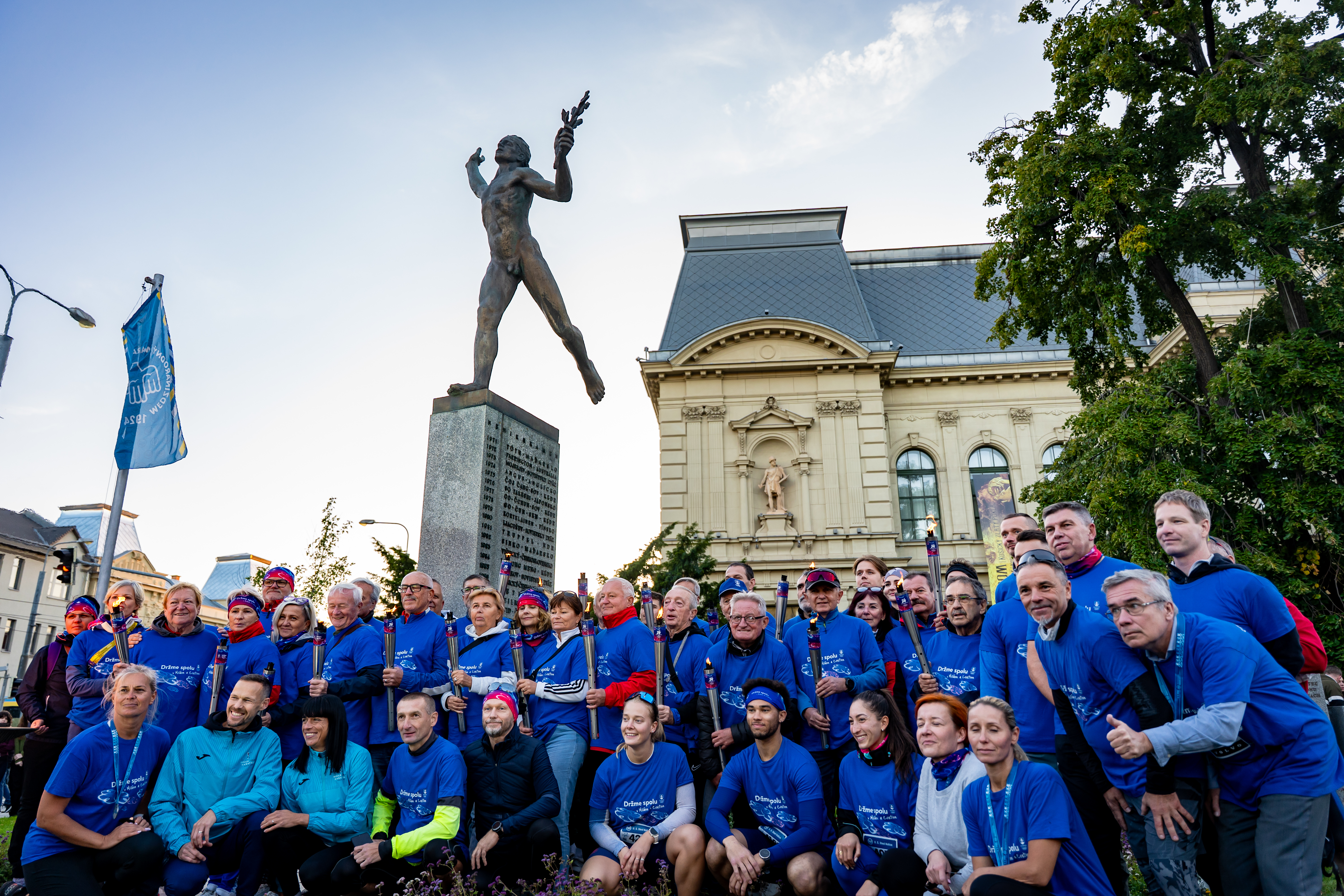 Slavnostne zapalenie Maratonskeho ohna -65